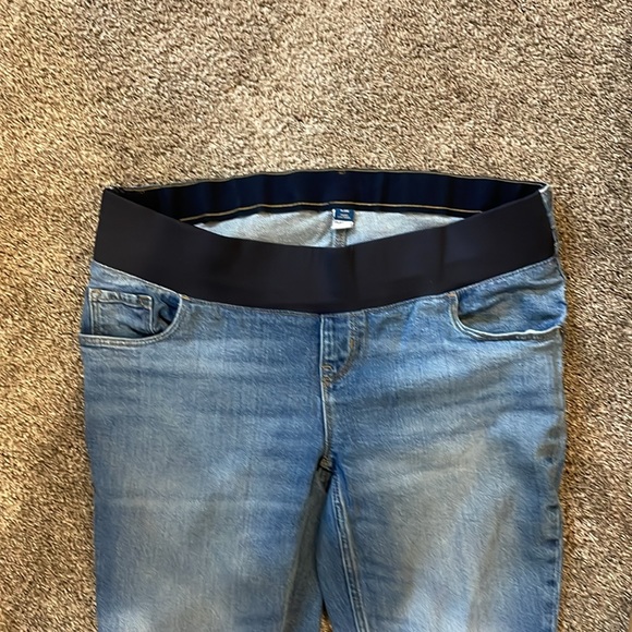 Old Navy Maternity Jean Medium Wash - Picture 2 of 5